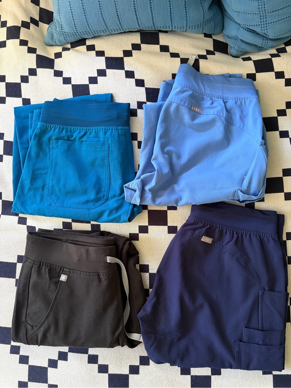 10 PAIRS Figs Scrub Pants size small - Picture 2 of 4